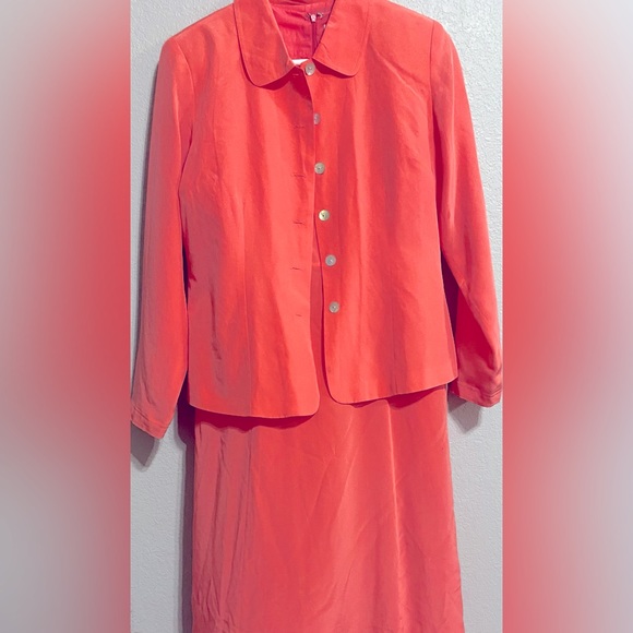 Victoria Holley Dresses & Skirts - Victoria Holley size 8 Petite peach coral silk jacket dress set suit